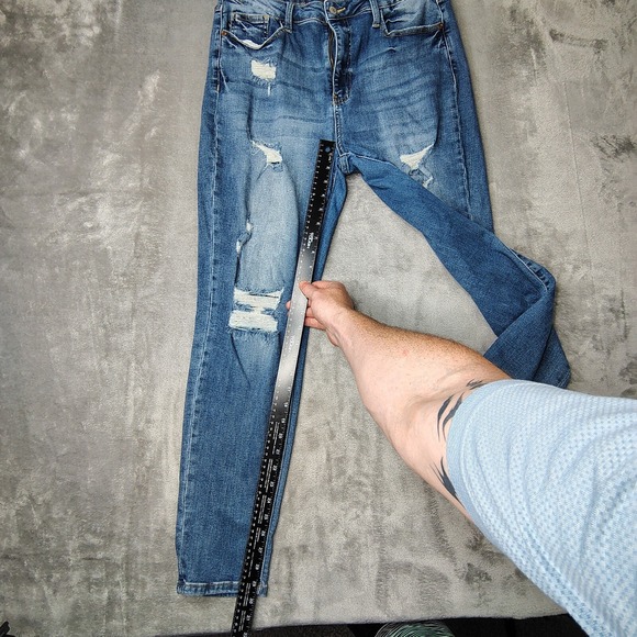 Judy Blue Jeans Womens 32 Blue Boyfriend Medium Wash Distressed Stretch Denim - Picture 7 of 16